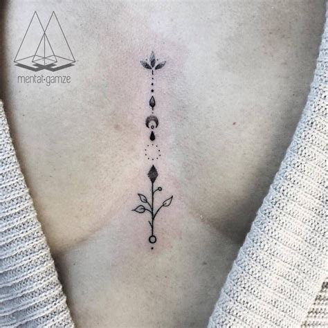 tatuajes para mujeres entre los senos|Tatuajes entre los ceno